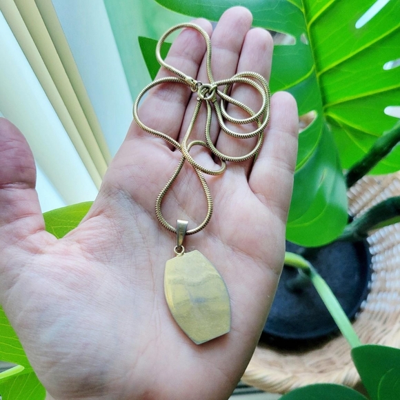 Vintage Gold Mother of Pearl Necklace - Picture 8 of 8